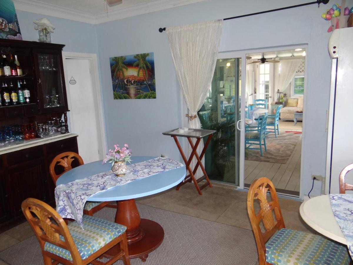 Rollezz Villas Beach Resort Old Bight エクステリア 写真