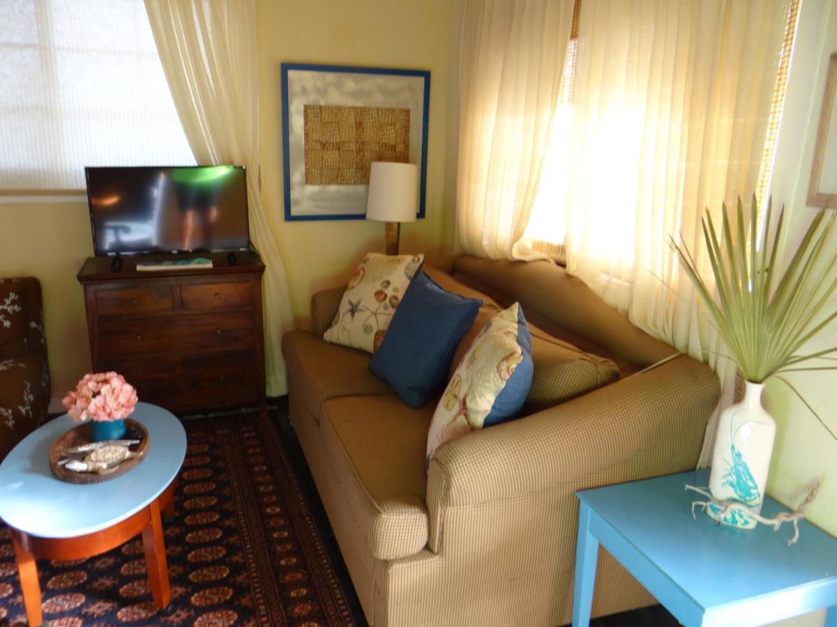 Rollezz Villas Beach Resort Old Bight エクステリア 写真