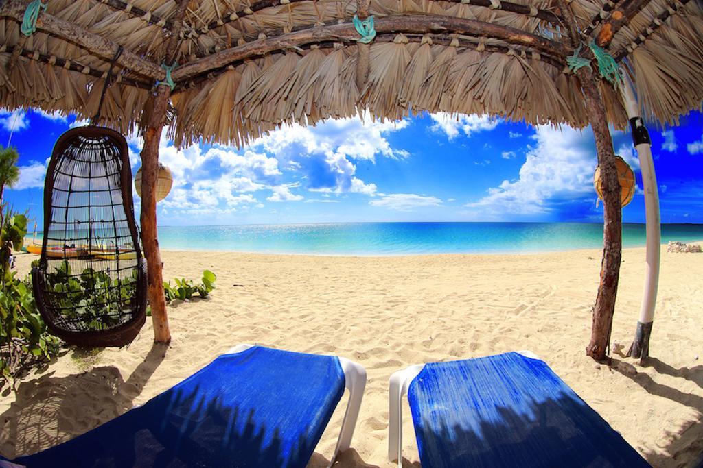 Rollezz Villas Beach Resort Old Bight エクステリア 写真